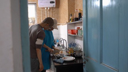 世界自閉癥日｜廟里來(lái)了個(gè)年輕女人，卻成為四個(gè)星星孩子的媽媽?zhuān)屢磺凶兊酶篮? src=