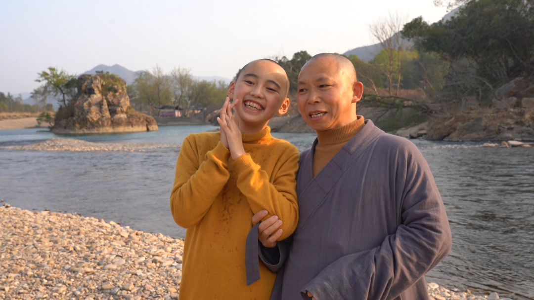 世界自閉癥日｜廟里來(lái)了個(gè)年輕女人，卻成為四個(gè)星星孩子的媽媽?zhuān)屢磺凶兊酶篮? src=